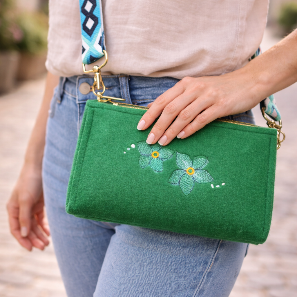 Filztasche klein mit Stickerei