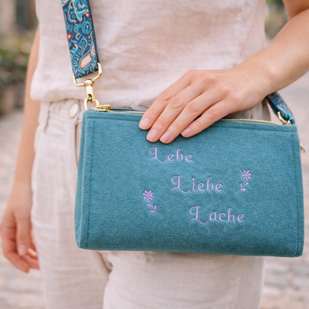 Filztasche klein mit Stickerei